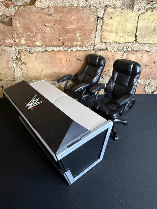 Accessories Announce Table